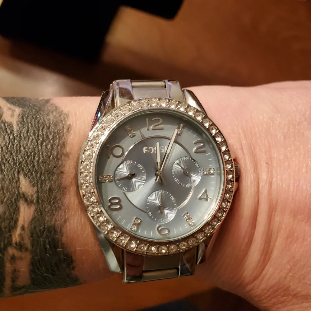 Fossil Brush & Polished Silver Tone Riley Multifunction Crystal Accent W…